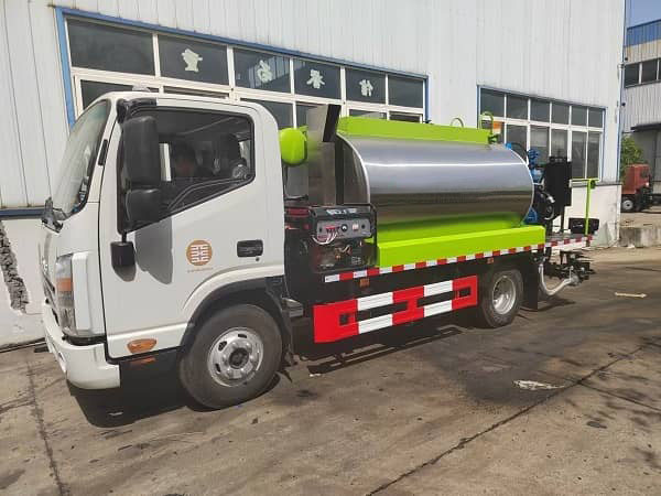 4 CBM asphalt distributor